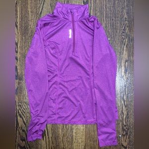 SIZE SMALL REEBOK QUATER ZIP UP